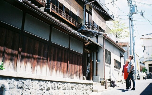 Gojo Guest House Annex - Hostel