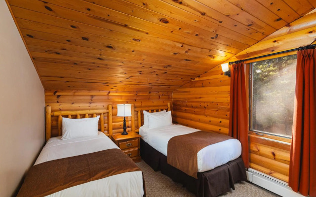 Overlander Mountain Lodge