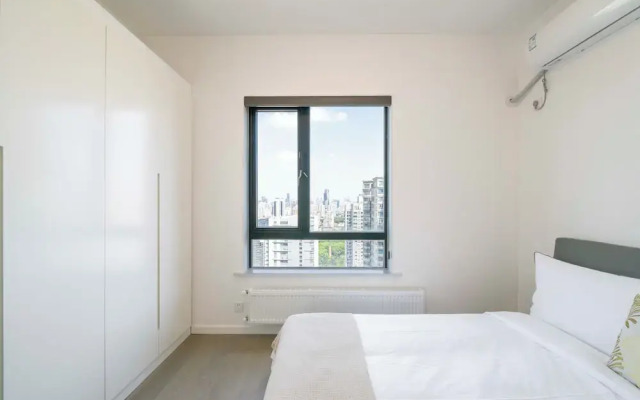 Tyms Elegant 4BR 2BA Apt Xujiahui Malls