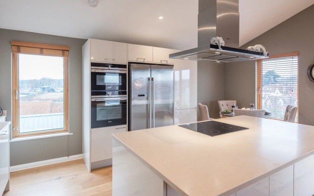 Woodbridge Penthouse