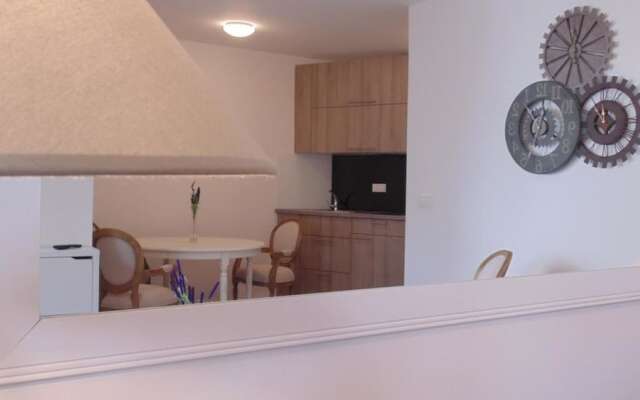 Downtown Luxury Suites