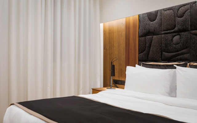 Voukourestiou Signature Suite