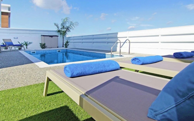 Austin Paralimni in Paralimni