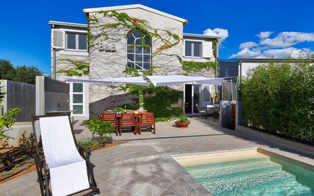 Deluxe Villa in Šibenik near Lake