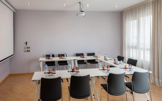 Madrid Airport Suites, Affiliated by Meliá