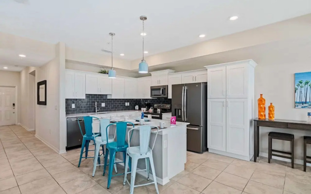 3141 Paradox Circle #406