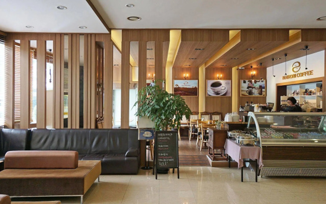 Itaewon Crown hotel