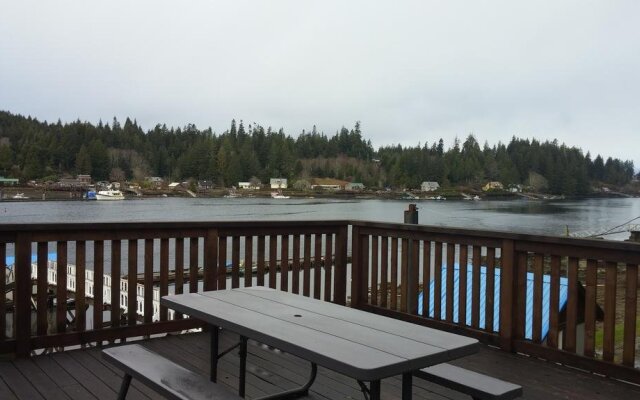 Kingfisher Lodge and Marina