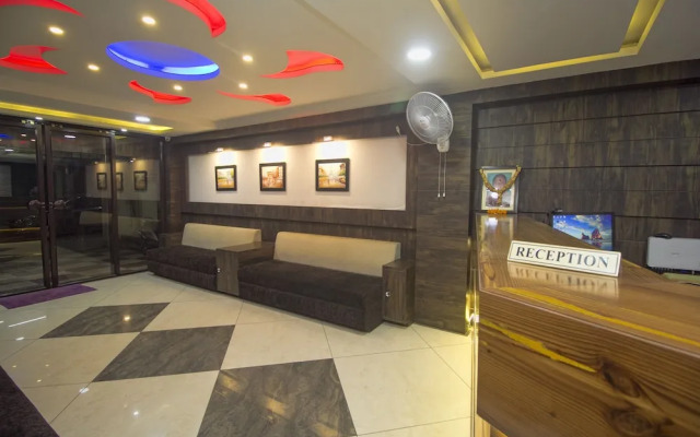 OYO 25007 Hotel Royal Garden