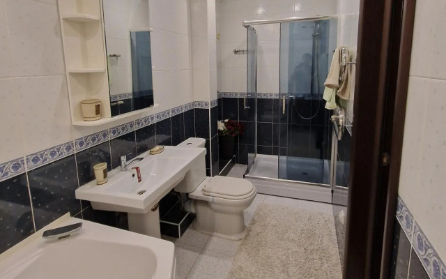 Апартаменты на бульваре Народный 104