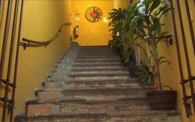 El Descanso Catedral Hotel