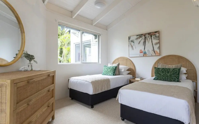 Beachside 2-bed House With Pool, Courtyard & BBQ