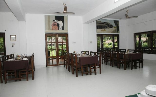 Chitwan Paradise Hotel