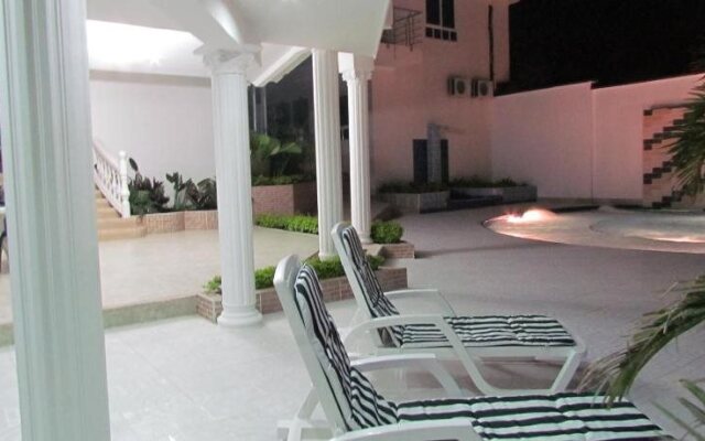 Hotel Iraqúa