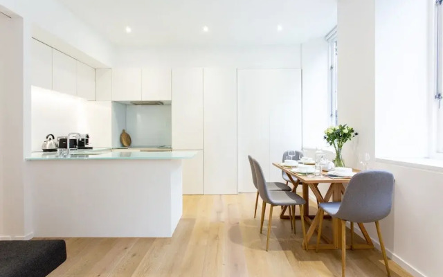2 Bed 2 Bath Apartment Off Regent Street