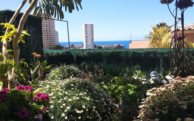House With 2 Bedrooms in Adeje , With Wonderful sea View, Pool Access, Enclosed Garden
