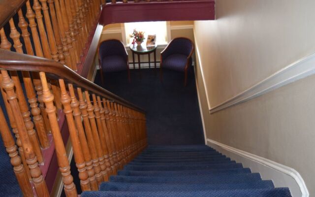 Waynebrook Inn, Est 1865