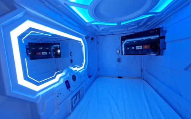 Galaxy Pods Capsule Hotel Boat Quay