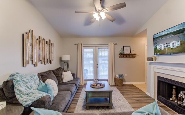 Full Condo w/ Pool & Gym, Sleeps 4