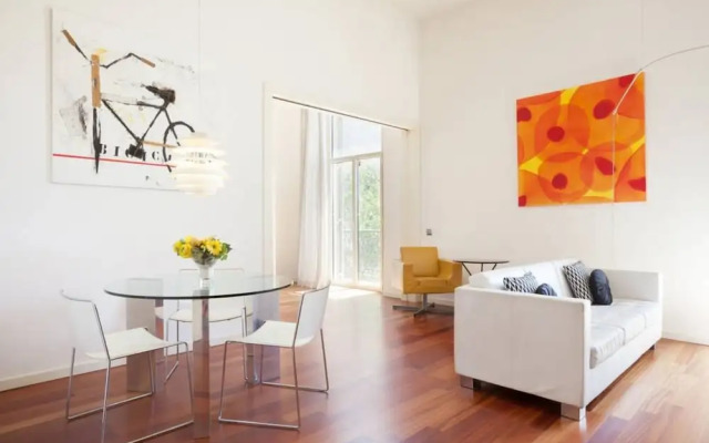 Akira Flats Plaza Catalunya