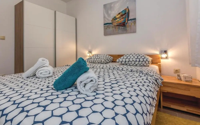 Beautiful Home in Pridraga With Wifi and 8 Bedrooms