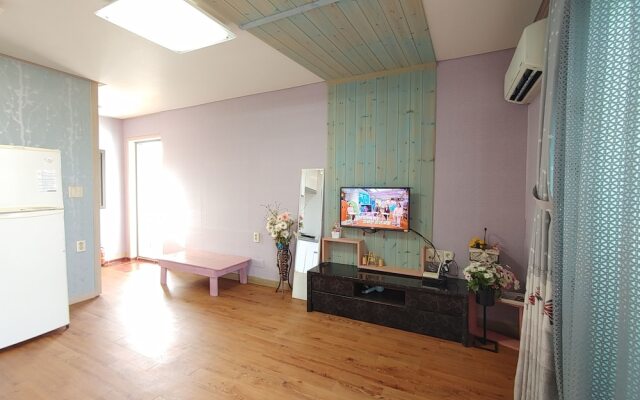 Salmon Village Pension