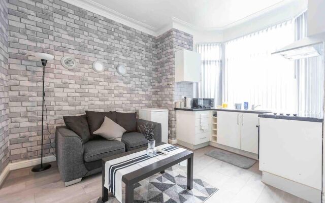 Comfy One Bed Room Flat Near Leeds City Centre