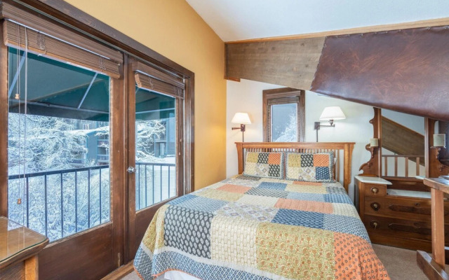 Manitou Lodge 7 Hotel Room by Alpine Lodging Telluride