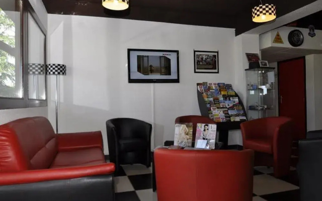 Kyriad Design Enzo Cannes-Écluse