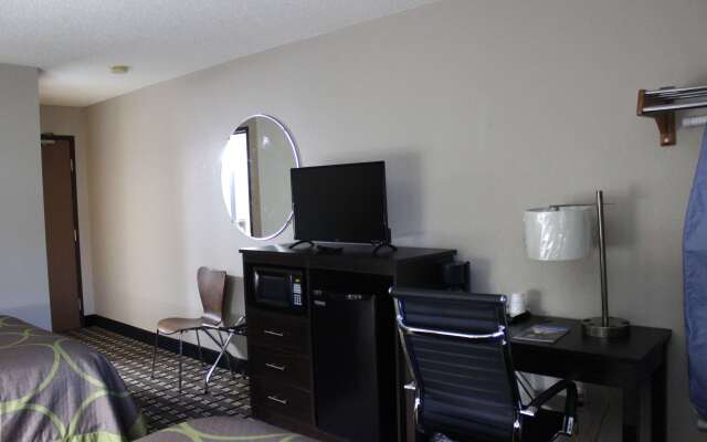 Super 8 by Wyndham Wyoming/Grand Rapids Area