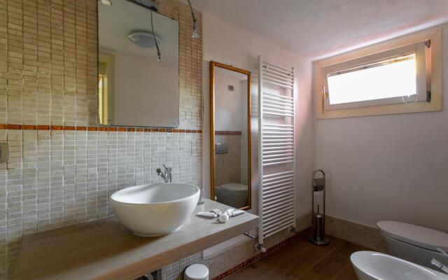 Wondrous Palazzetto 1619 in Magical Burano Island