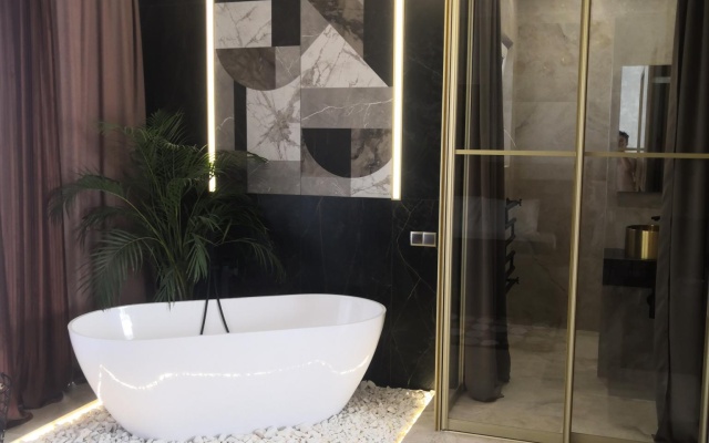 Номер люкс улучшенный с 1 двуспальной кроватью — фото 1