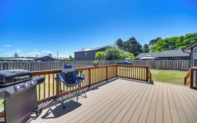 Pet-friendly Moclips Home: Walk to Mocrocks Beach!