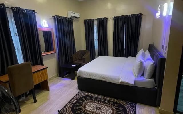 De Ross Hotel & Suites