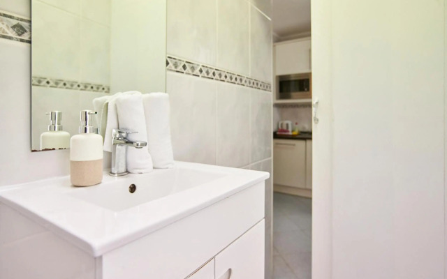 Riverside (with 3 Bedrooms) by JC