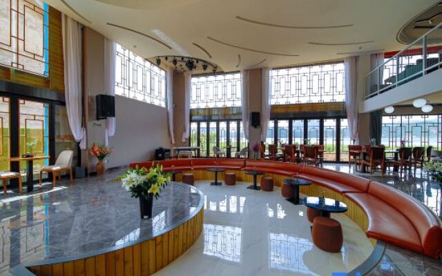 Xingpan Shuishe Lake View Holiday Hotel