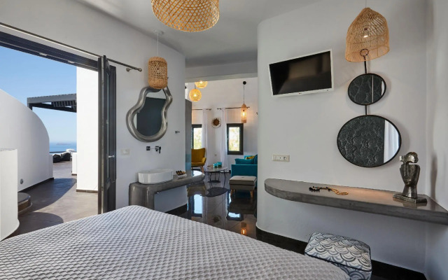 Oia Suites