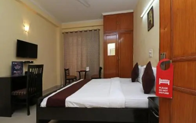 Divine Inn by OYO Rooms