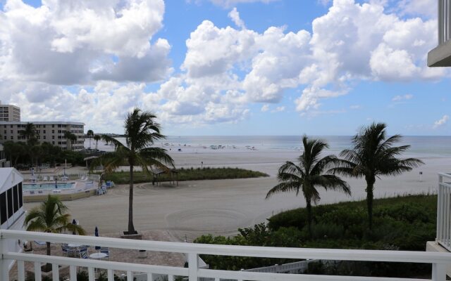 Jamaica Royale - 302 - 2 Br Condo