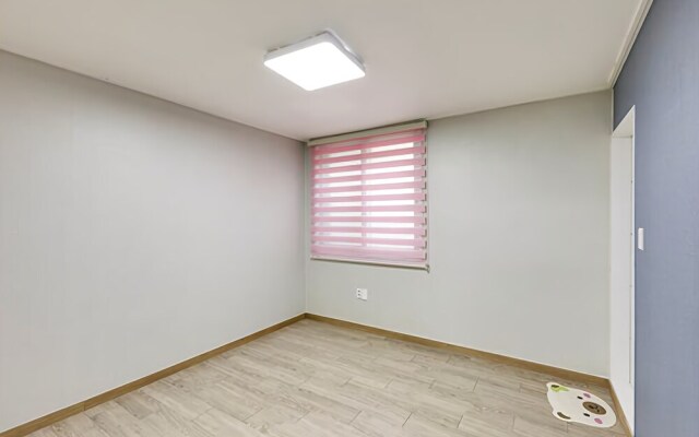Gyeongju Hayan jip Pension