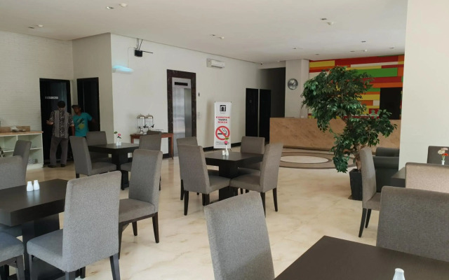 N3 Hotel Zainul Arifin