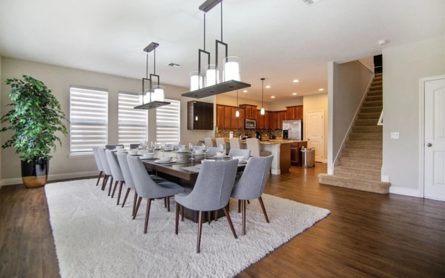 6BR 5BA Solterra Pool Home