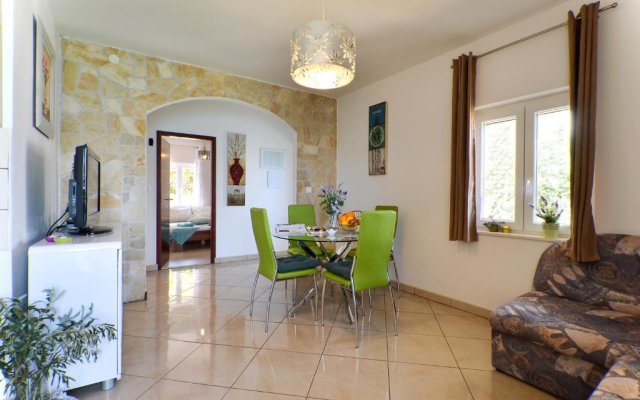 Apartment with a sea view terrace, Čiovo near Trogir