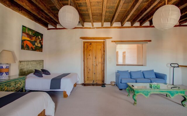 Collection O Hotel La Batucada