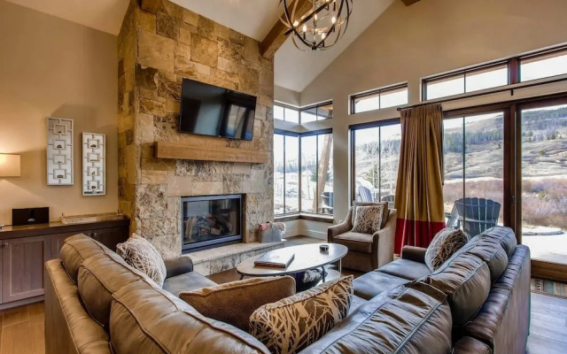 River Song At The Shores