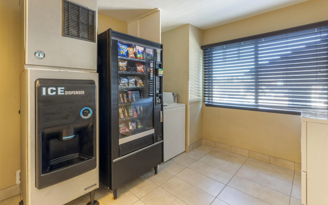 Best Western Long Beach Inn