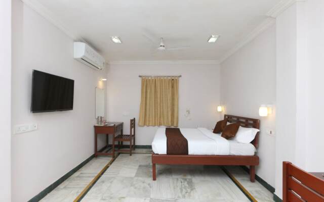 OYO 11661 Krishna Park