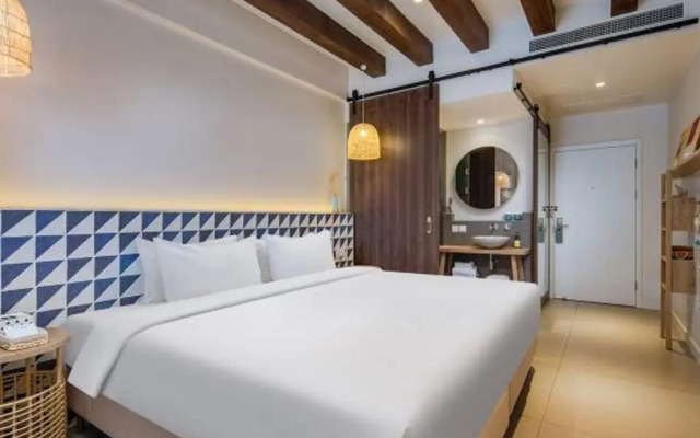 O. LIVE Social Shanghai Xinzhuang Subway Station