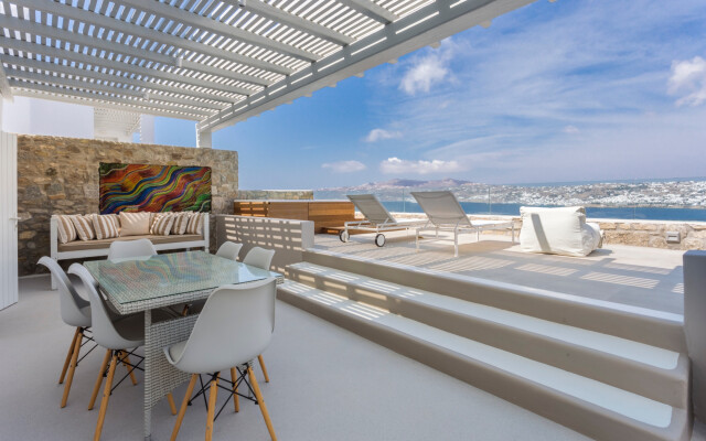 Luxury House with Private Jacuzzi 2A