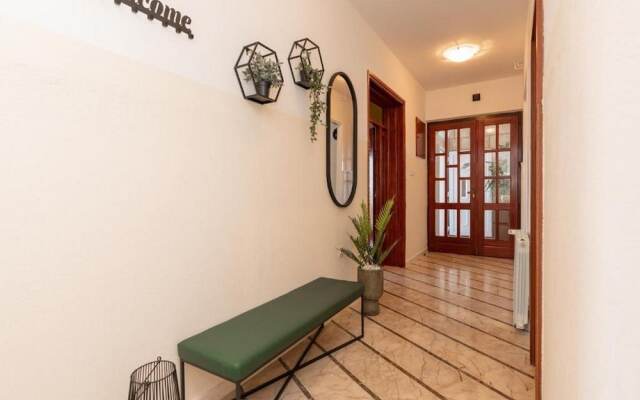 Apartment Villa Andro